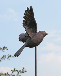 Flierefluiter - Neolith tuinscultupteer vogel (Door Natasja van den Eng)