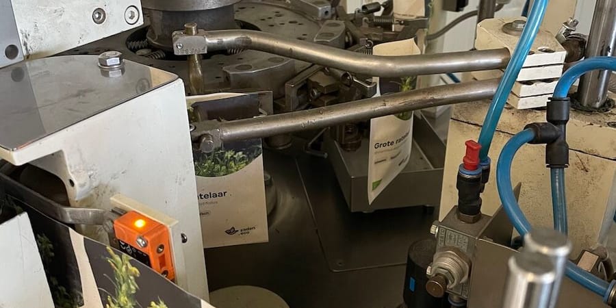 Nieuwe zadenzakjes in productie